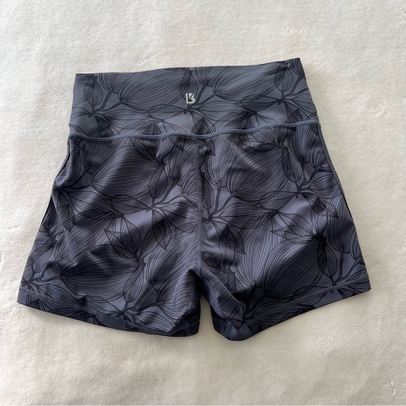 Buffbunny Active Shorts in Citrus Black Medium - Picture 6 of 9